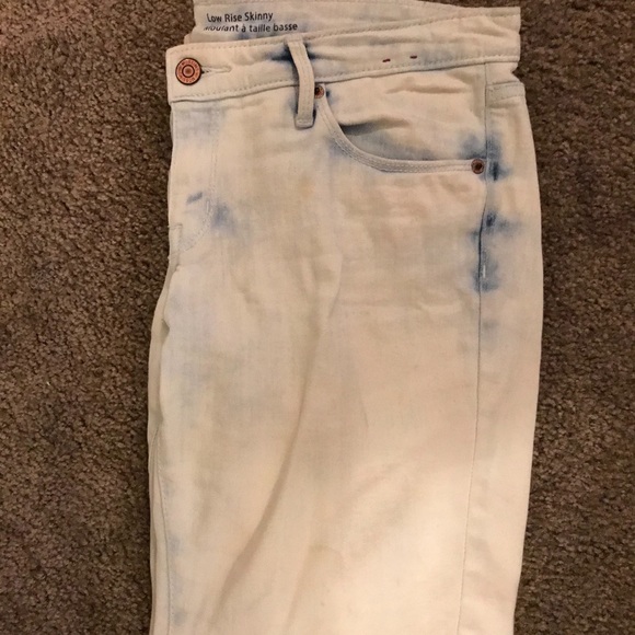 Women’s jeans, White-washed skinny with spots of deep blue - Picture 3 of 4